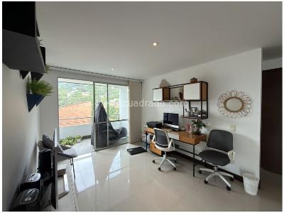 Casa de 4 alcobas en venta en Loma Del Escobero, Envigado, 640 m² · foto 19 de 20