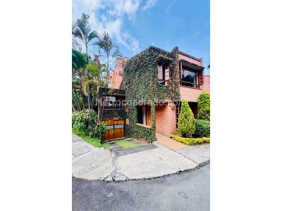 Casa de 3 alcobas en venta en Poblado San Lucas, Medellín, 210 m² · foto 2 de 16
