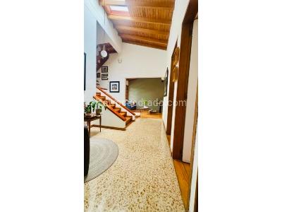 Casa de 3 alcobas en venta en Poblado San Lucas, Medellín, 210 m² · foto 6 de 16
