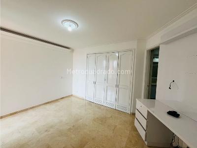 Apartamento de 4 alcobas en venta en Laureles, Medellín, 160 m² · foto 12 de 20