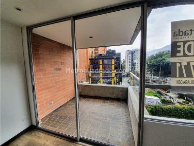 Apartamento de 2 alcobas en venta en Envigado, Envigado, 78 m² · foto 2 de 10