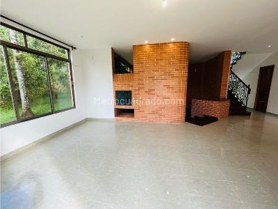 Casa de 3 alcobas en venta en El Poblado, Medellín, 679 m² · foto 15 de 20