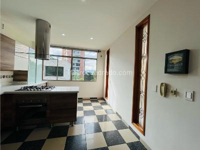 Casa de 3 alcobas en venta en El Poblado, Medellín, 679 m² · foto 20 de 20
