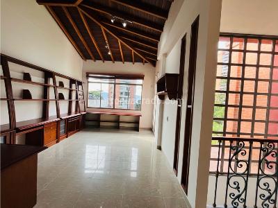 Casa de 3 alcobas en venta en El Poblado, Medellín, 679 m² · foto 9 de 20