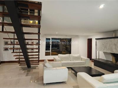 Casa de 4 alcobas en venta en Envigado, Medellín · foto 2 de 11