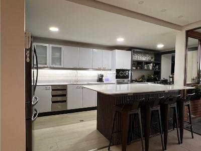 Apartamento de 3 alcobas en venta en El Poblado, Medellín, 243 m² · foto 4 de 20