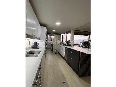 Apartamento de 3 alcobas en venta en El Poblado, Medellín, 243 m² · foto 5 de 20