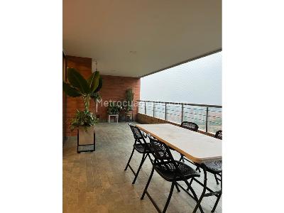 Apartamento de 3 alcobas en venta en El Poblado, Medellín, 243 m² · foto 8 de 20