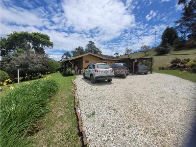 Casa de 4 alcobas en venta en San Antonio De Pereira, Rionegro · foto 4 de 12