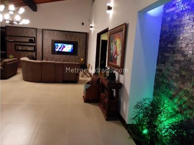 Casa de 4 alcobas en venta en Ojo De Agua, Rionegro · foto 2 de 16