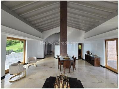 Casa de 5 alcobas en venta en Alto De Las Palmas, Medellín · foto 3 de 20