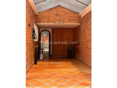 Casa de 3 alcobas en venta en La Mota, Medellín, 118 m² · foto 2 de 20