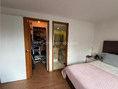 Apartamento en venta en El Poblado, Medellín · foto 4 de 8