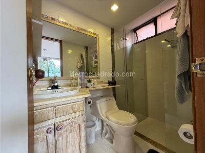 Apartamento en venta en El Poblado, Medellín · foto 8 de 8