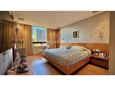 Apartamento de 3 alcobas en venta en El Poblado, Medellín, 220 m² · foto 10 de 16