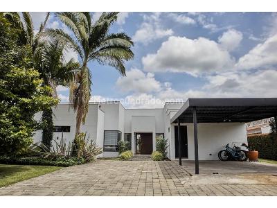 Casa de 4 alcobas en venta en Llanogrande, Rionegro, 1685 m² · foto 19 de 20