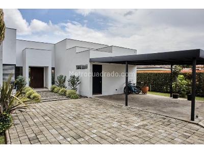 Casa de 4 alcobas en venta en Llanogrande, Rionegro, 1685 m² · foto 2 de 20