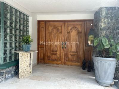 Casa de 5 alcobas en venta en Loma Del Escobero, Envigado · foto 2 de 19