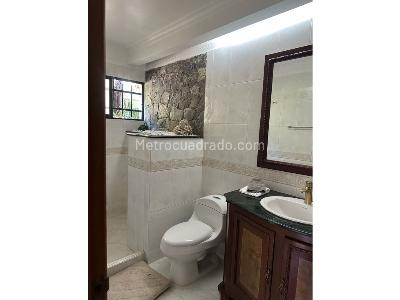 Casa de 5 alcobas en venta en Loma Del Escobero, Envigado · foto 11 de 19