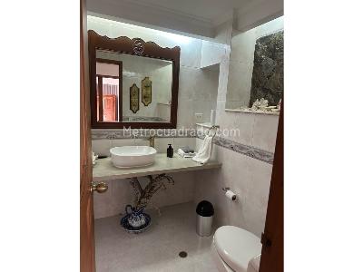 Casa de 5 alcobas en venta en Loma Del Escobero, Envigado · foto 15 de 19