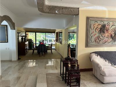 Casa de 5 alcobas en venta en Loma Del Escobero, Envigado · foto 16 de 19