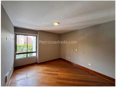 Apartamento de 4 alcobas en venta en El Poblado Loma De Los Parra, Medellín, 220 m² · foto 11 de 15