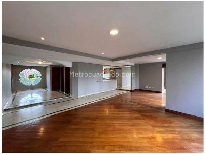 Apartamento de 4 alcobas en venta en El Poblado Loma De Los Parra, Medellín, 220 m² · foto 3 de 15