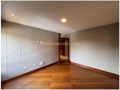 Apartamento de 4 alcobas en venta en El Poblado Loma De Los Parra, Medellín, 220 m² · foto 8 de 15