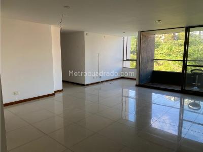 Apartamento en venta en El Poblado, Medellín · foto 3 de 10