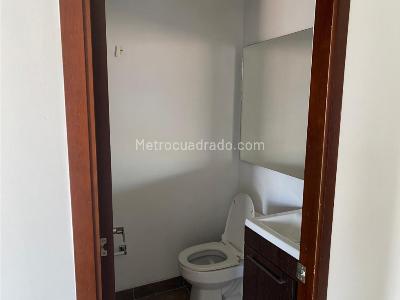 Apartamento en venta en El Poblado, Medellín · foto 7 de 10