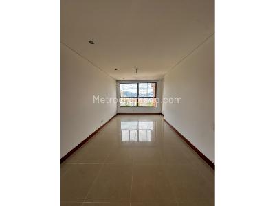 Apartamento de 3 alcobas en arriendo en El Poblado, Medellín, 200 m² · foto 9 de 20