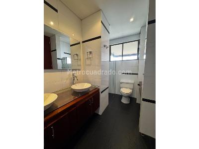 Apartamento de 3 alcobas en arriendo en El Poblado, Medellín, 200 m² · foto 15 de 20
