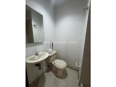 Apartamento de 3 alcobas en arriendo en El Poblado, Medellín, 200 m² · foto 16 de 20