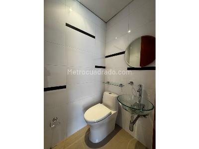 Apartamento de 3 alcobas en arriendo en El Poblado, Medellín, 200 m² · foto 17 de 20