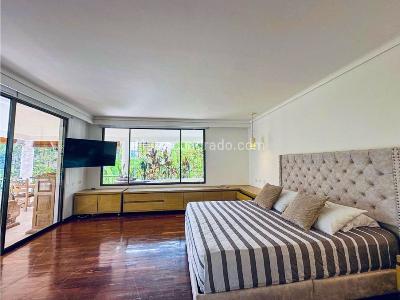 Casa de 5 alcobas en venta en Altos Del Poblado, Medellín, 1360 m² · foto 6 de 8