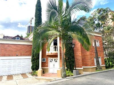 Casa de 4 alcobas en venta en Loma De San Jose, Sabaneta, 287 m² · foto 2 de 20