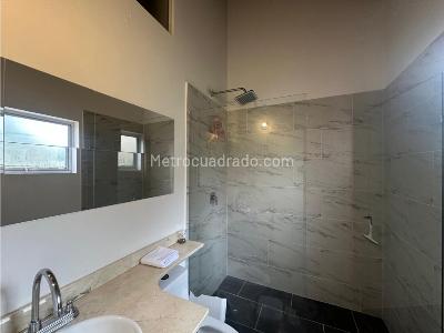 Casa de 4 alcobas en venta en Loma De San Jose, Sabaneta, 287 m² · foto 8 de 20