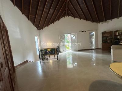 Casa de 4 alcobas en venta en Loma De San Jose, Sabaneta, 287 m² · foto 9 de 20