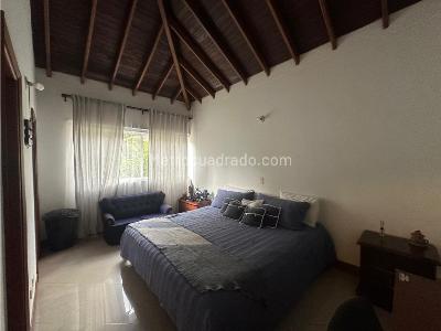 Casa de 4 alcobas en venta en Loma De San Jose, Sabaneta, 287 m² · foto 10 de 20