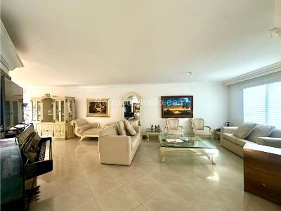 Casa de 4 alcobas en venta en Loma De San Jose, Sabaneta, 287 m² · foto 14 de 20