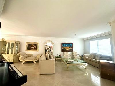 Casa de 4 alcobas en venta en Loma De San Jose, Sabaneta, 287 m² · foto 16 de 20