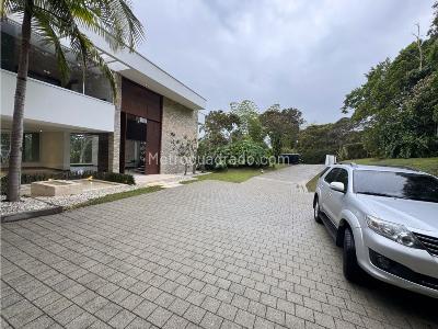 Casa de 5 alcobas en arriendo en Llanogrande, Rionegro · foto 3 de 20