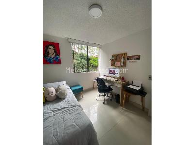 Apartamento en venta en Loma De Los Bernal, Medellín · foto 13 de 20