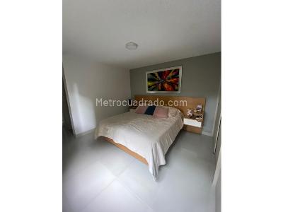 Apartamento en venta en Loma De Los Bernal, Medellín · foto 15 de 20
