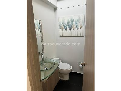 Casa de 3 alcobas en venta en Intermedia, Envigado, 185 m² · foto 10 de 10