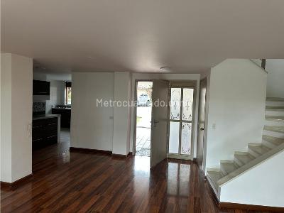 Casa de 3 alcobas en venta en Intermedia, Envigado, 185 m² · foto 2 de 10