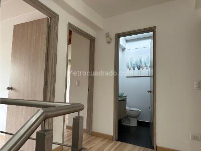 Casa de 3 alcobas en venta en Intermedia, Envigado, 185 m² · foto 8 de 10