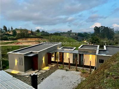 Casa en Arriendo, San Antonio De Pereira, Rionegro