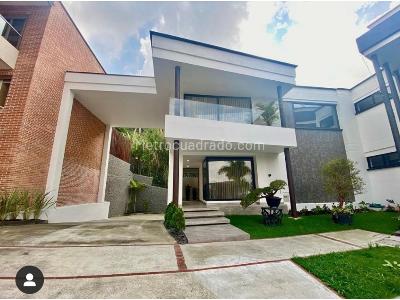 Casa en Arriendo, El Poblado, Medellín