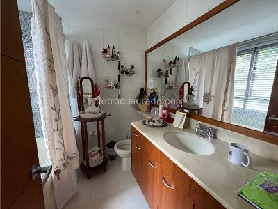 Apartamento de 3 alcobas en arriendo en Los Balsos, Medellín, 160 m² · foto 16 de 20